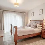 2 Bed In Oc-b30354