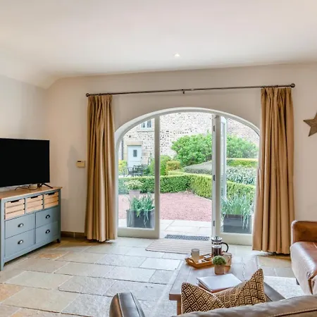 2 Bed In Oc-b30354 Dom wakacyjny