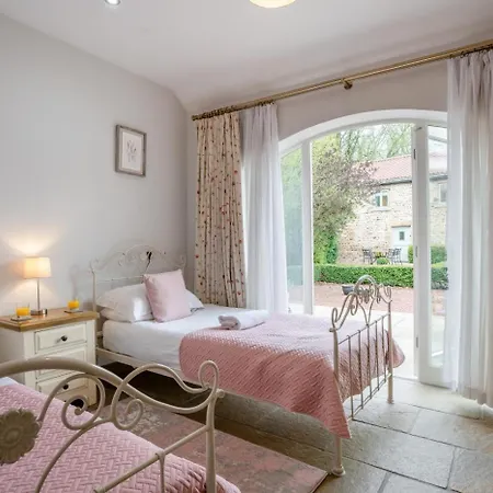 2 Bed In Oc-b30354 * Crakehall