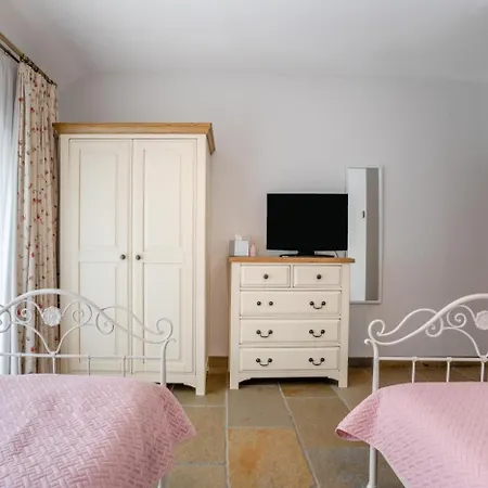 2 Bed In Crakehall Oc-B30354 Holiday home *