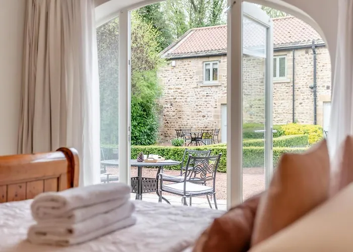 2 Bed In Oc-b30354 *